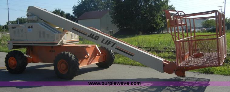 image for item A3075 1999 JLG 40H lift