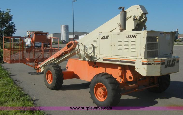 image for item A3075 1999 JLG 40H lift