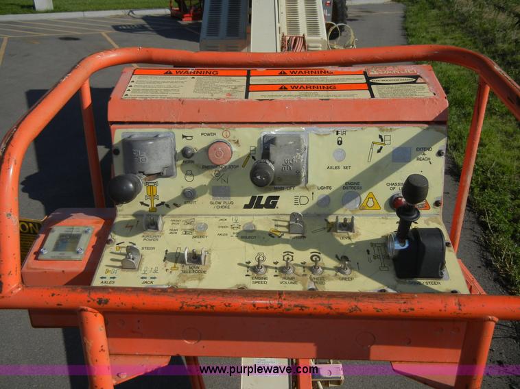 image for item A3075 1999 JLG 40H lift