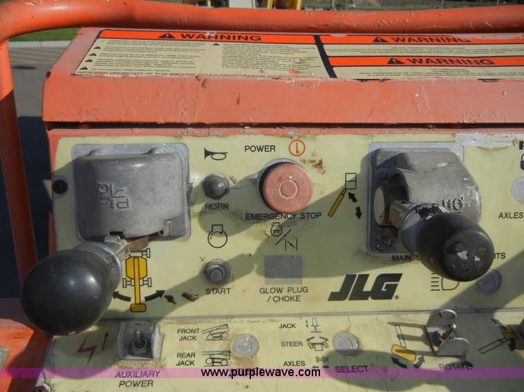 image for item A3075 1999 JLG 40H lift