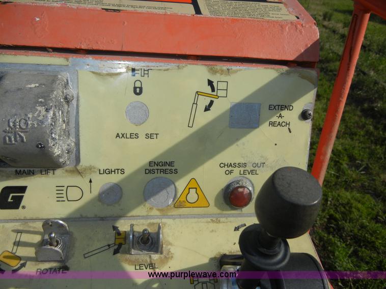 image for item A3075 1999 JLG 40H lift