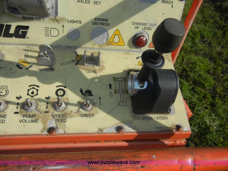 image for item A3075 1999 JLG 40H lift