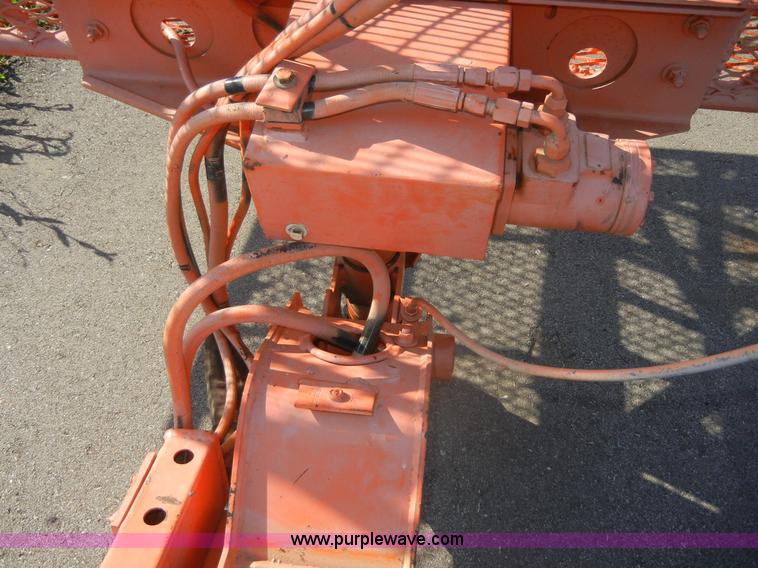 image for item A3075 1999 JLG 40H lift