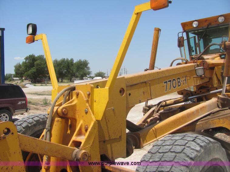 image for item A3594 John Deere 770BH motor grader