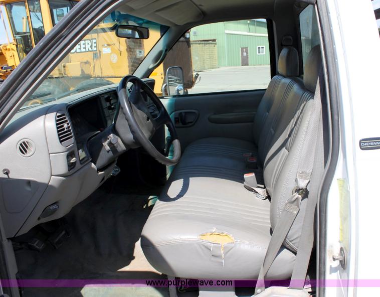 image for item A3648 1998 Chevrolet Cheyenne C3500HD service truck