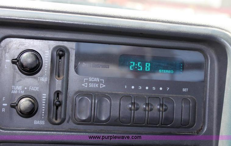 image for item A3648 1998 Chevrolet Cheyenne C3500HD service truck