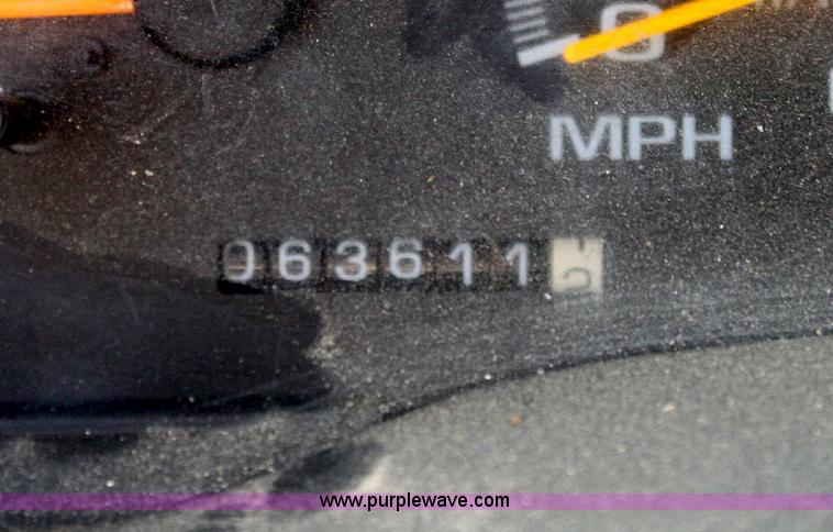 image for item A3648 1998 Chevrolet Cheyenne C3500HD service truck