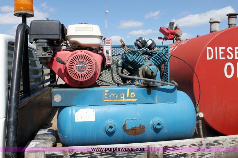 image for item A3648 1998 Chevrolet Cheyenne C3500HD service truck