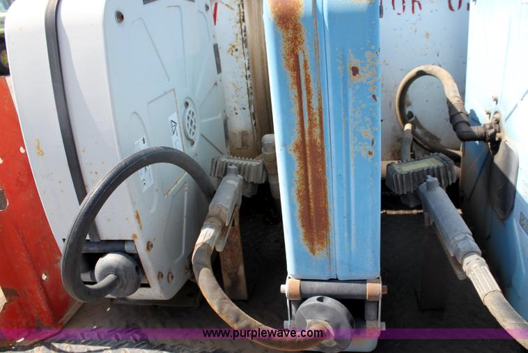 image for item A3648 1998 Chevrolet Cheyenne C3500HD service truck