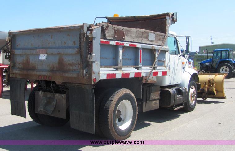image for item A3649 1999 International 4900 plow truck