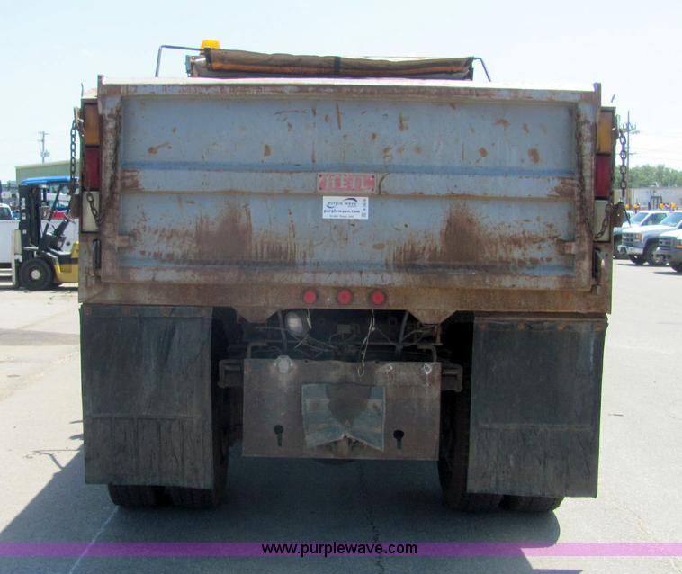 image for item A3649 1999 International 4900 plow truck