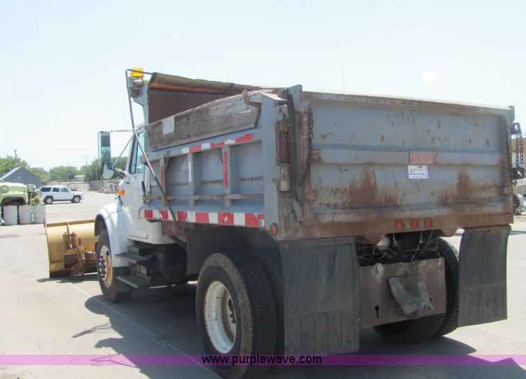 image for item A3649 1999 International 4900 plow truck