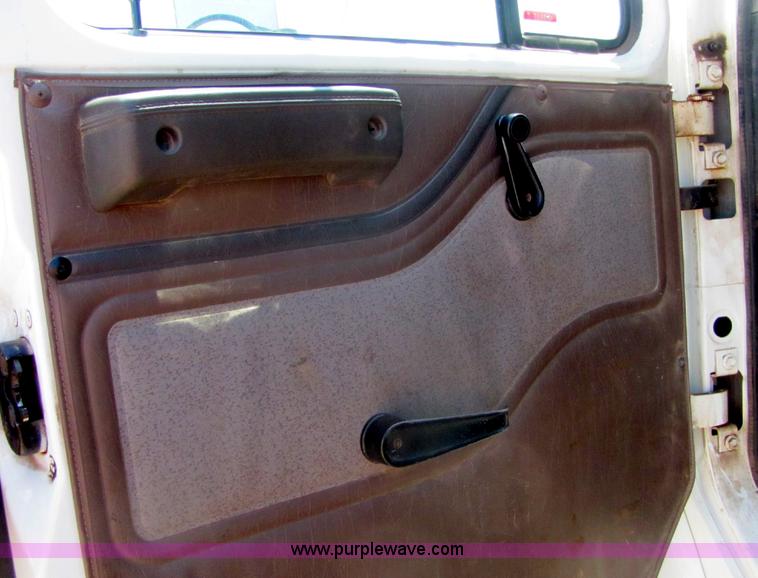 image for item A3649 1999 International 4900 plow truck