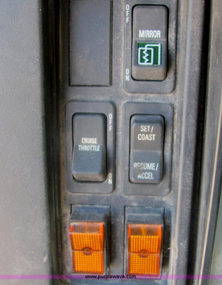 image for item A3649 1999 International 4900 plow truck