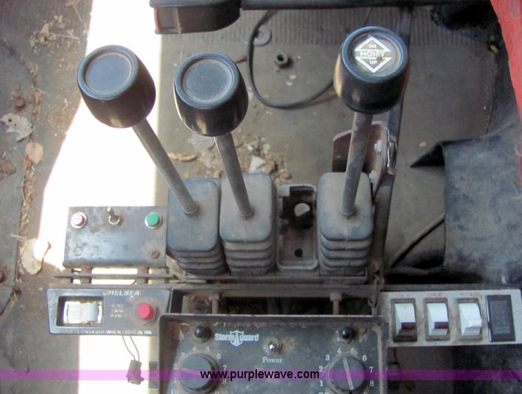 image for item A3649 1999 International 4900 plow truck