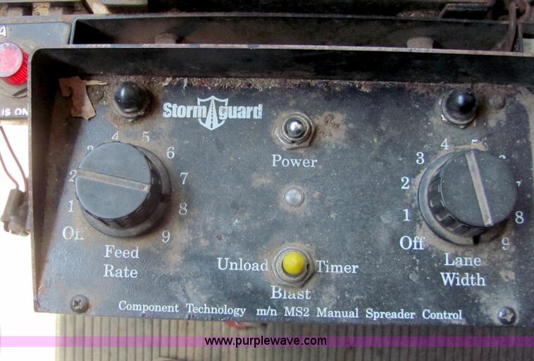 image for item A3649 1999 International 4900 plow truck