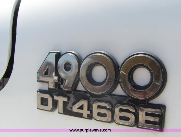 image for item A3649 1999 International 4900 plow truck