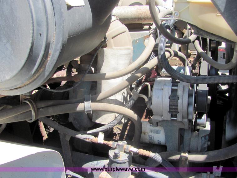 image for item A3649 1999 International 4900 plow truck