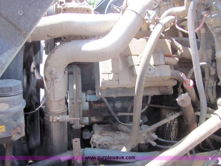 image for item A3649 1999 International 4900 plow truck