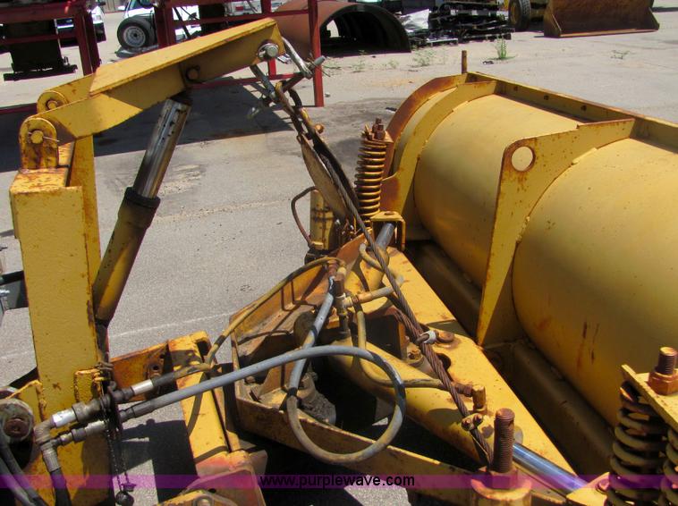 image for item A3649 1999 International 4900 plow truck