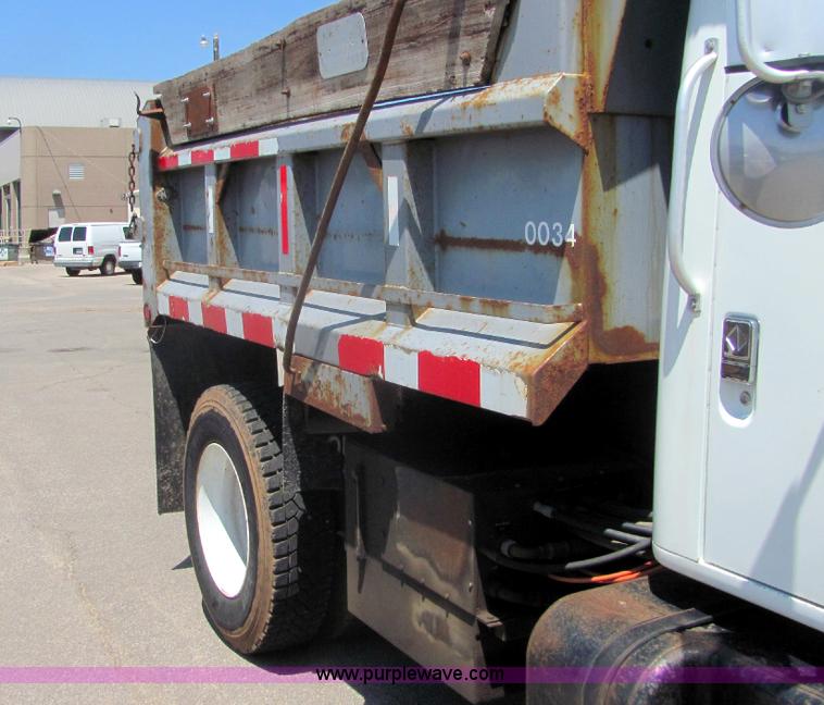 image for item A3649 1999 International 4900 plow truck