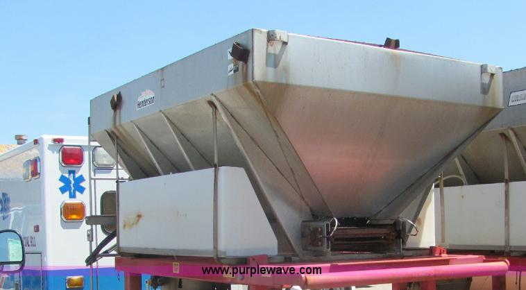 image for item A3649 1999 International 4900 plow truck