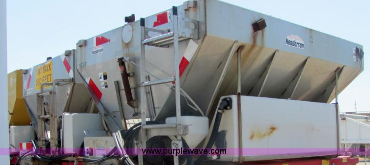 image for item A3649 1999 International 4900 plow truck