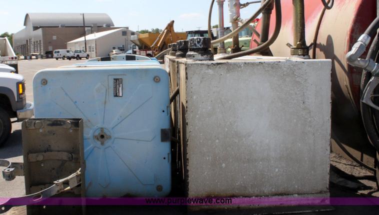 image for item A3650 1998 Chevrolet Cheyenne C3500HD service truck