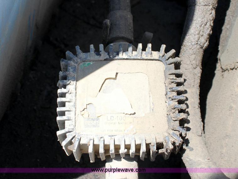 image for item A3650 1998 Chevrolet Cheyenne C3500HD service truck