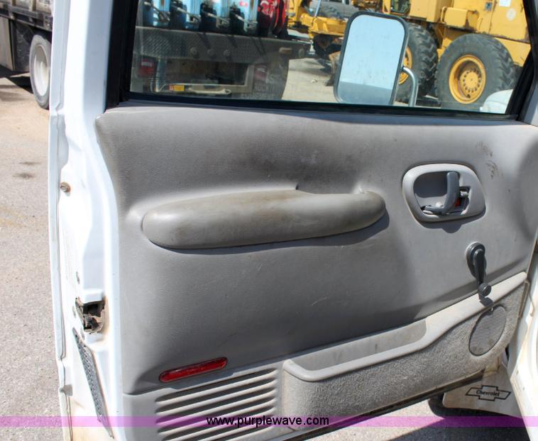 image for item A3651 1998 Chevrolet Cheyenne C3500HD service truck