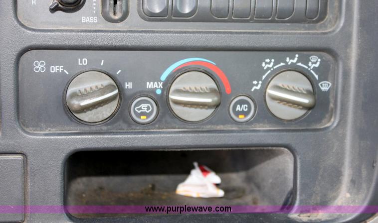 image for item A3651 1998 Chevrolet Cheyenne C3500HD service truck