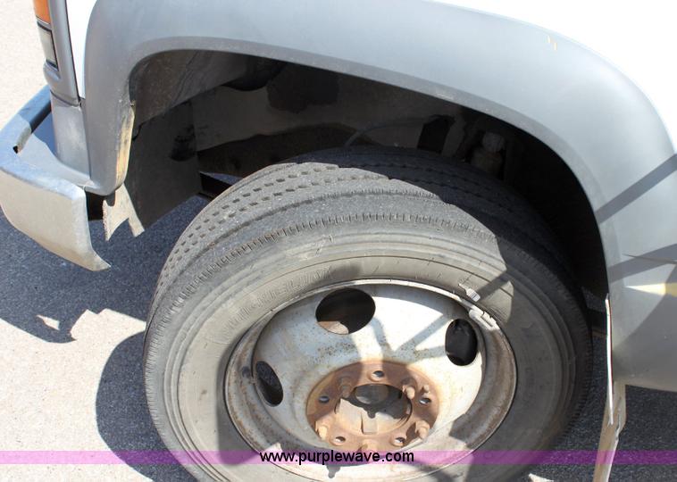 image for item A3651 1998 Chevrolet Cheyenne C3500HD service truck