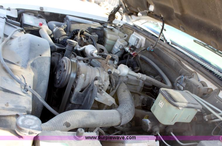 image for item A3651 1998 Chevrolet Cheyenne C3500HD service truck