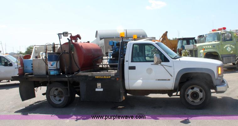 image for item A3652 1998 Chevrolet Cheyenne C3500HD service truck