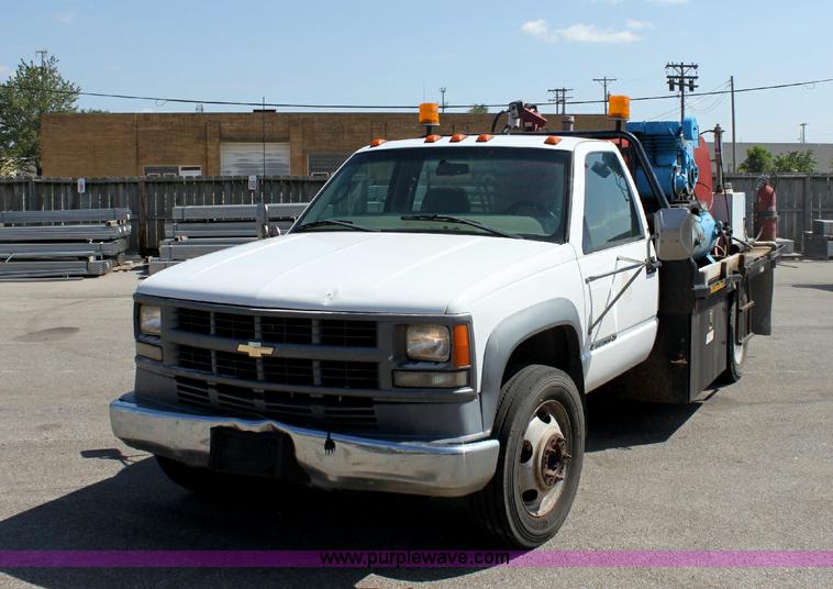 image for item A3652 1998 Chevrolet Cheyenne C3500HD service truck
