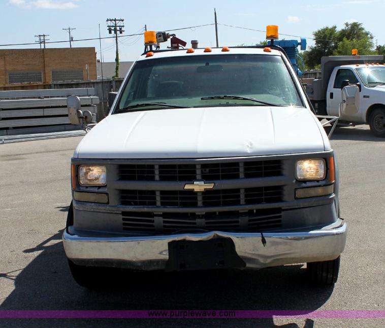 image for item A3652 1998 Chevrolet Cheyenne C3500HD service truck