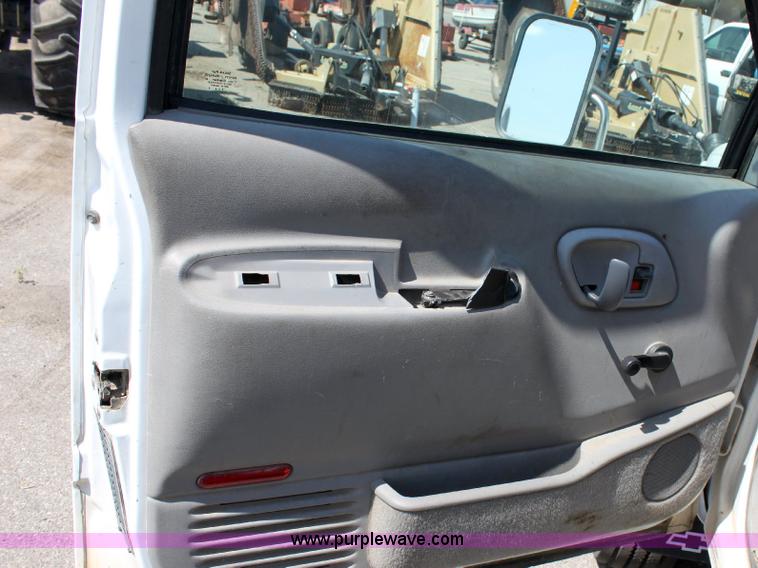 image for item A3652 1998 Chevrolet Cheyenne C3500HD service truck