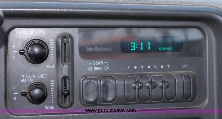 image for item A3652 1998 Chevrolet Cheyenne C3500HD service truck