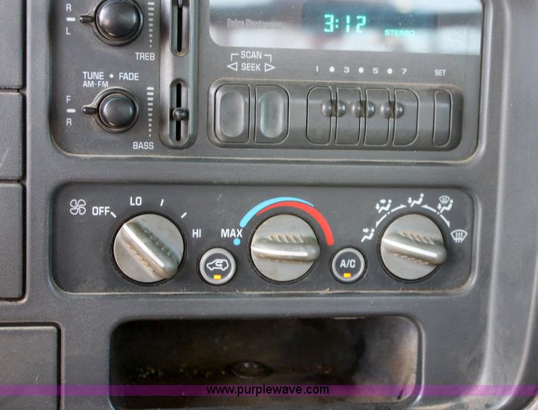 image for item A3652 1998 Chevrolet Cheyenne C3500HD service truck