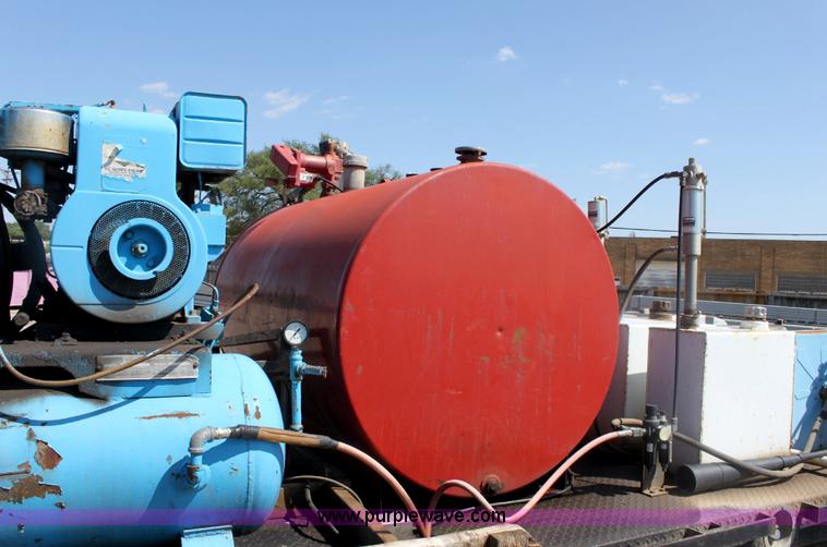 image for item A3652 1998 Chevrolet Cheyenne C3500HD service truck