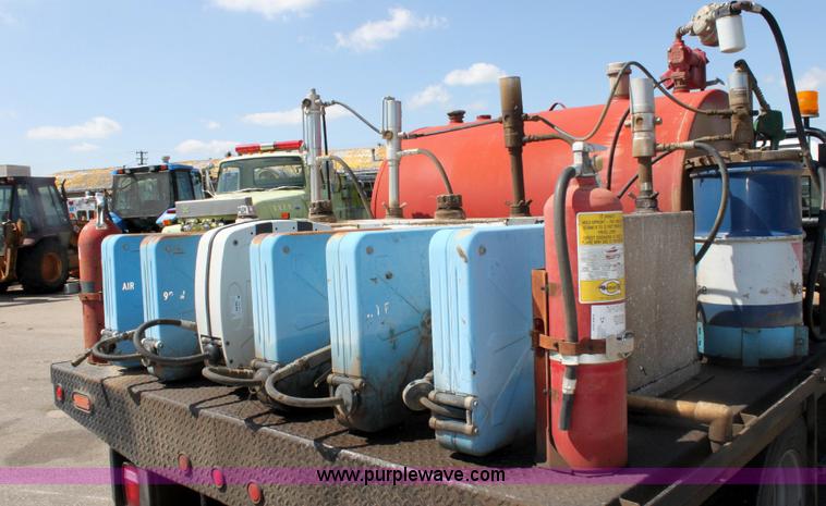 image for item A3652 1998 Chevrolet Cheyenne C3500HD service truck