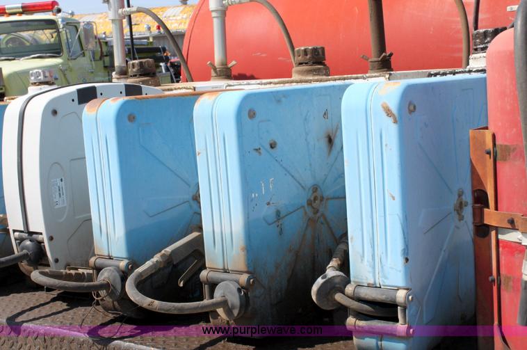 image for item A3652 1998 Chevrolet Cheyenne C3500HD service truck