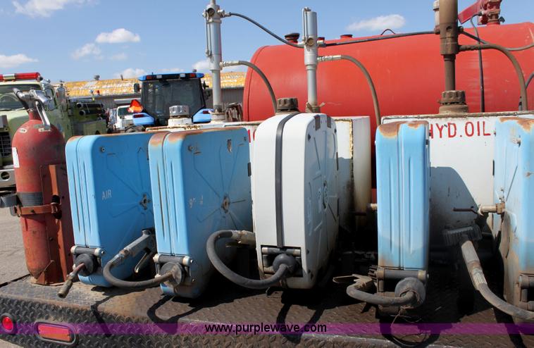 image for item A3652 1998 Chevrolet Cheyenne C3500HD service truck