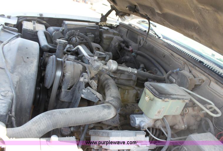 image for item A3652 1998 Chevrolet Cheyenne C3500HD service truck