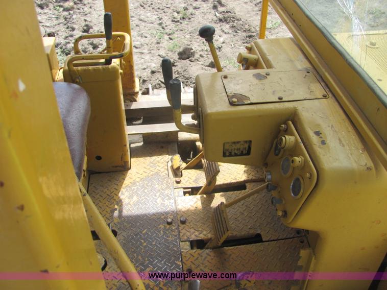 image for item A3664 Komatsu D65PB dozer