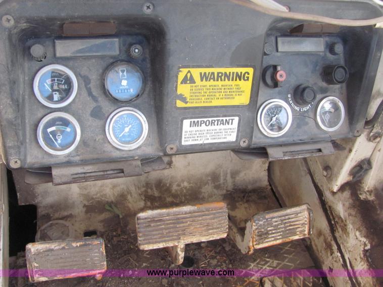 image for item A3665 Fiat-Allis FL10C track loader