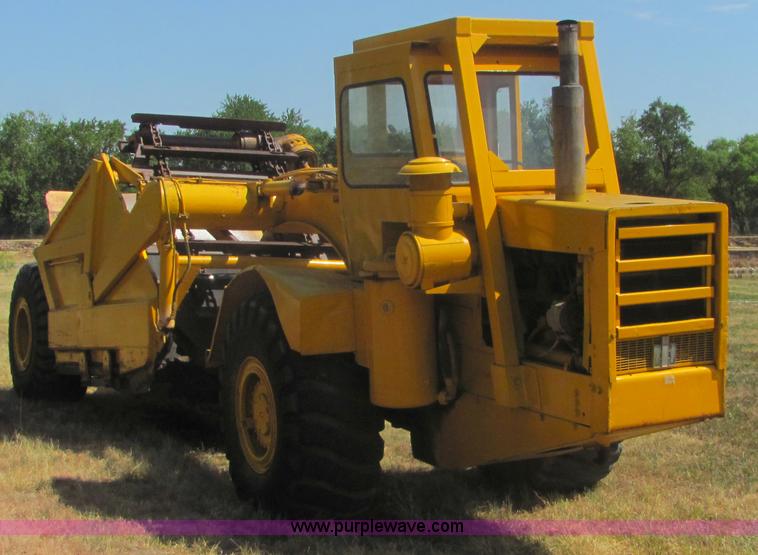 image for item A3666 International 412 scraper