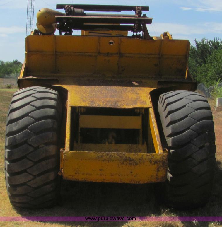 image for item A3666 International 412 scraper