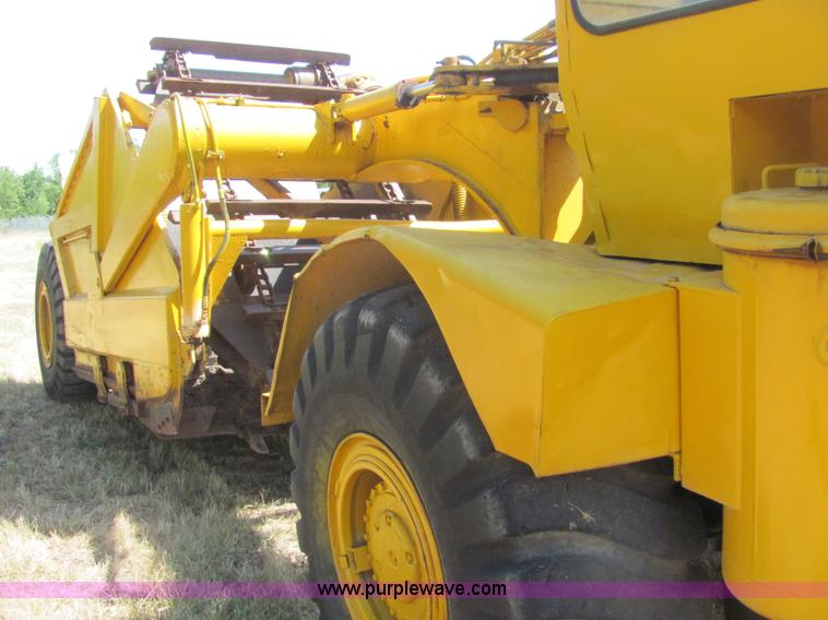 image for item A3666 International 412 scraper