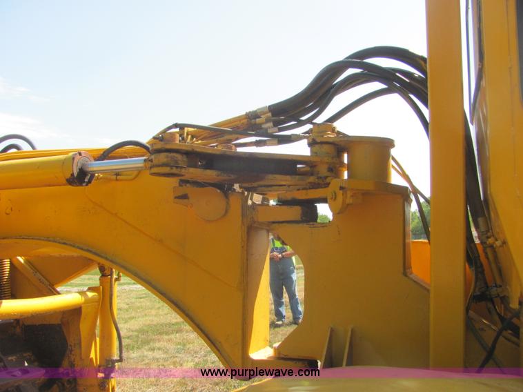 image for item A3666 International 412 scraper